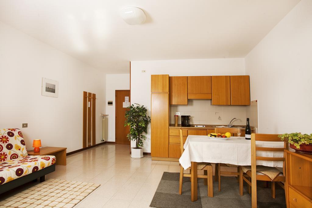 Residence Le Balze Malcesine Rum bild